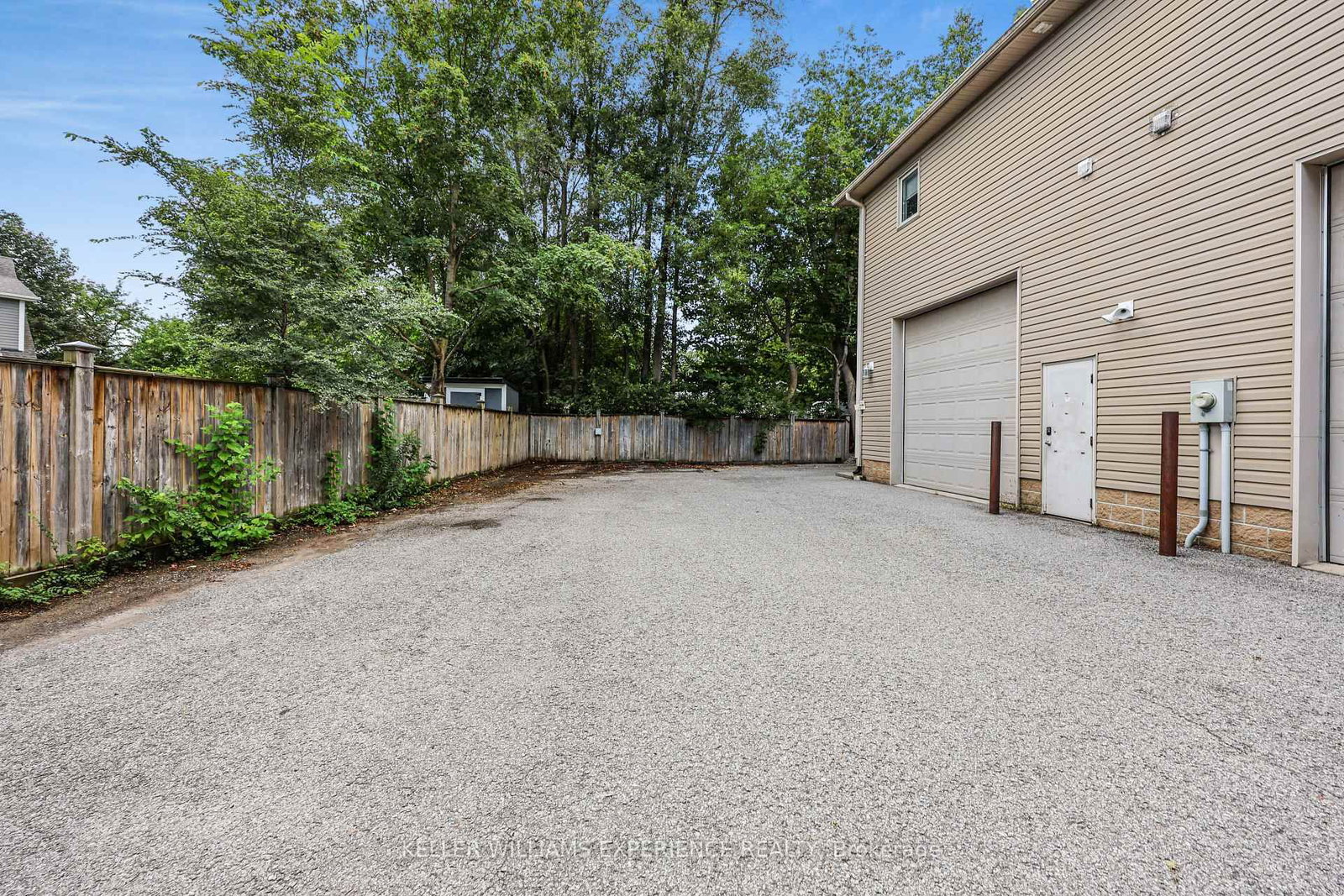 19 Centre Street • Barrie, ON photo 43