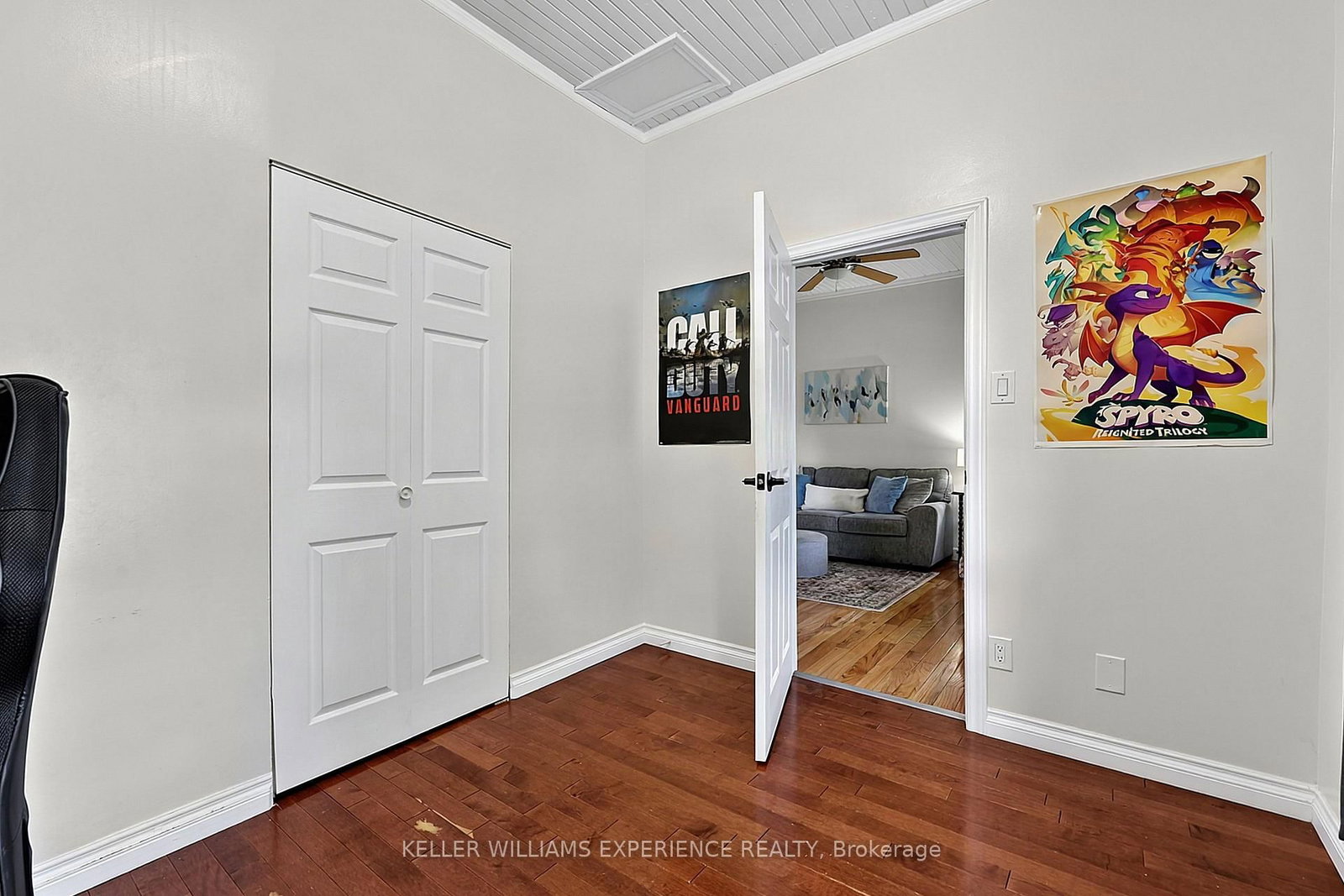 19 Centre Street • Barrie, ON photo 6
