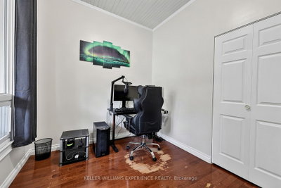19 Centre Street • Barrie, ON photo 7