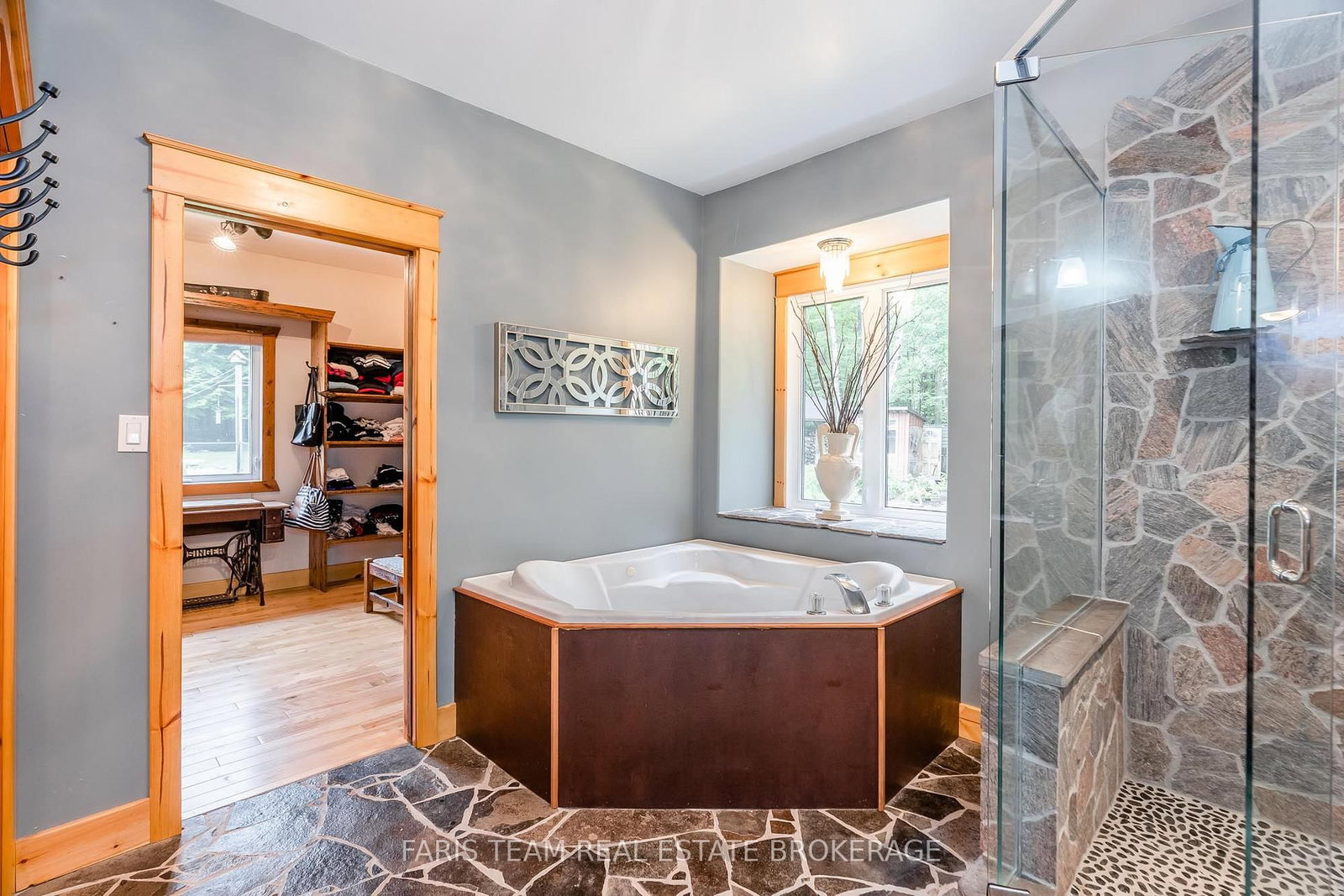 697 Lafontaine Road E • Tiny, ON photo 14