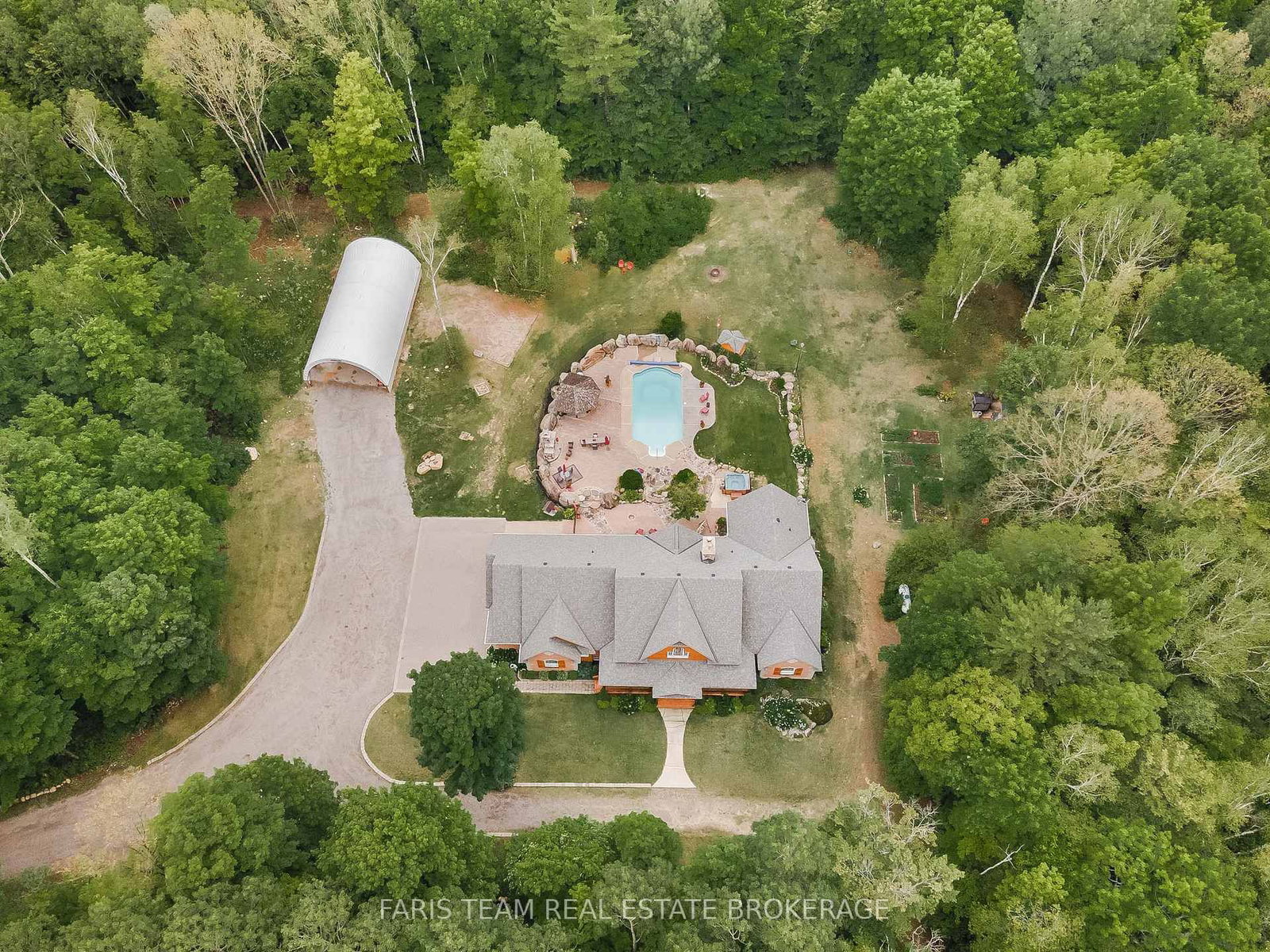 697 Lafontaine Road E • Tiny, ON photo 2