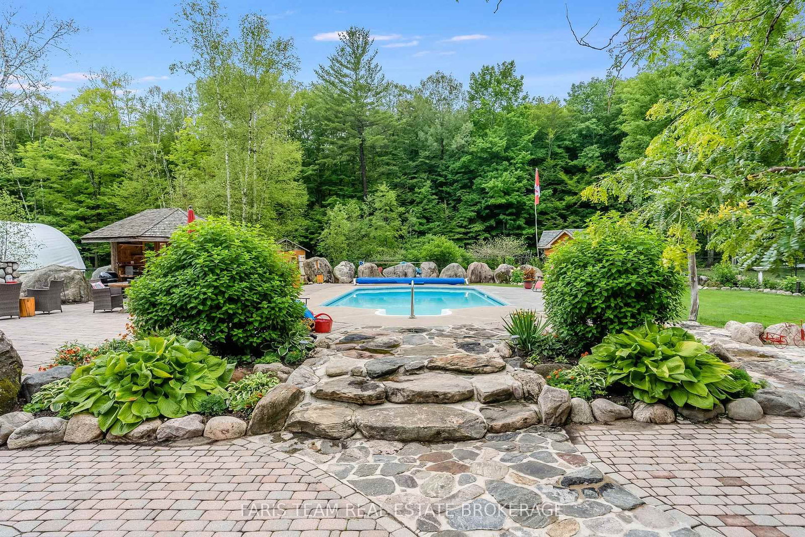 697 Lafontaine Road E • Tiny, ON photo 33