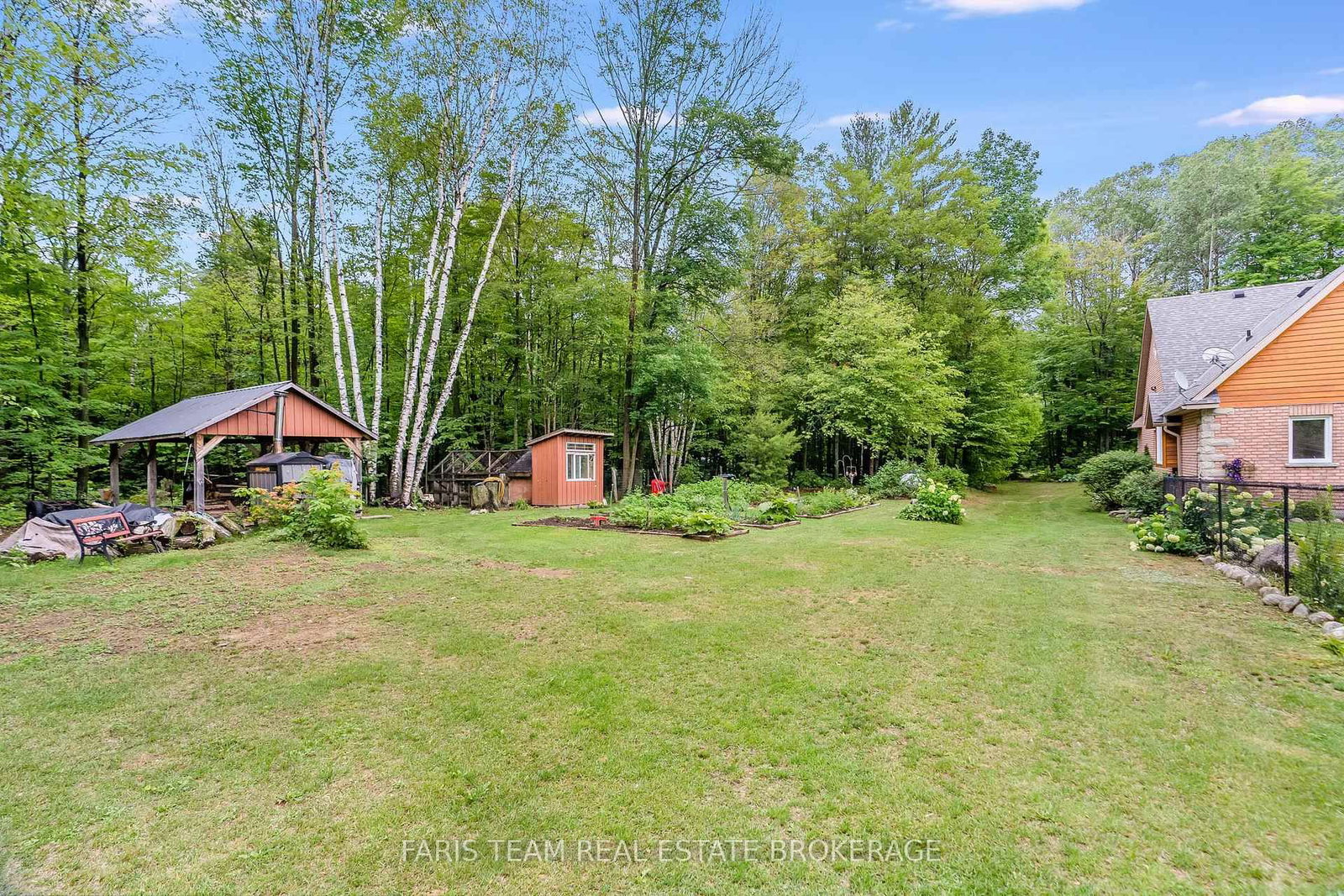 697 Lafontaine Road E • Tiny, ON photo 37