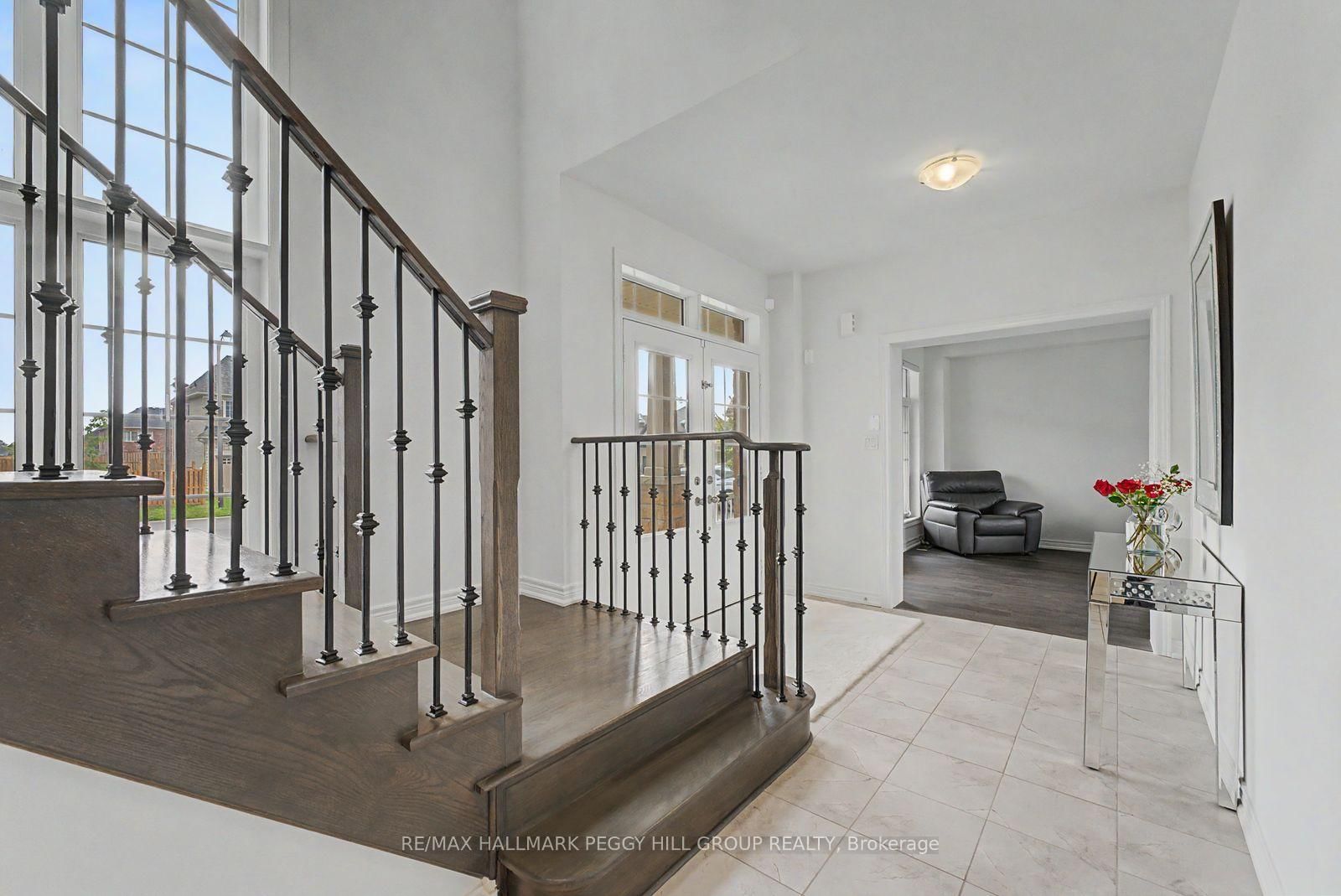 113 Rugman Crescent • Springwater, ON photo 3