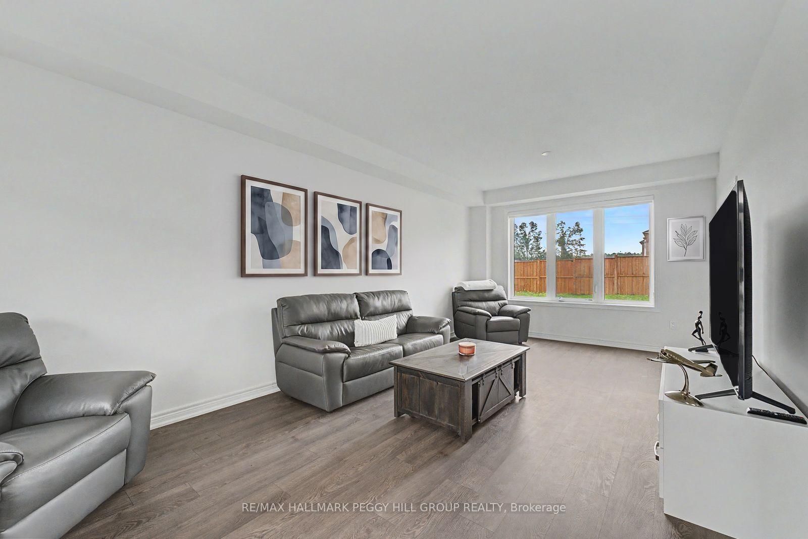 113 Rugman Crescent • Springwater, ON photo 8