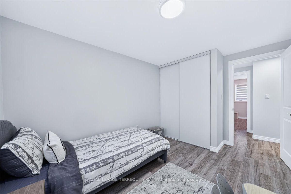 9 Seymour Crescent • Barrie, ON photo 35