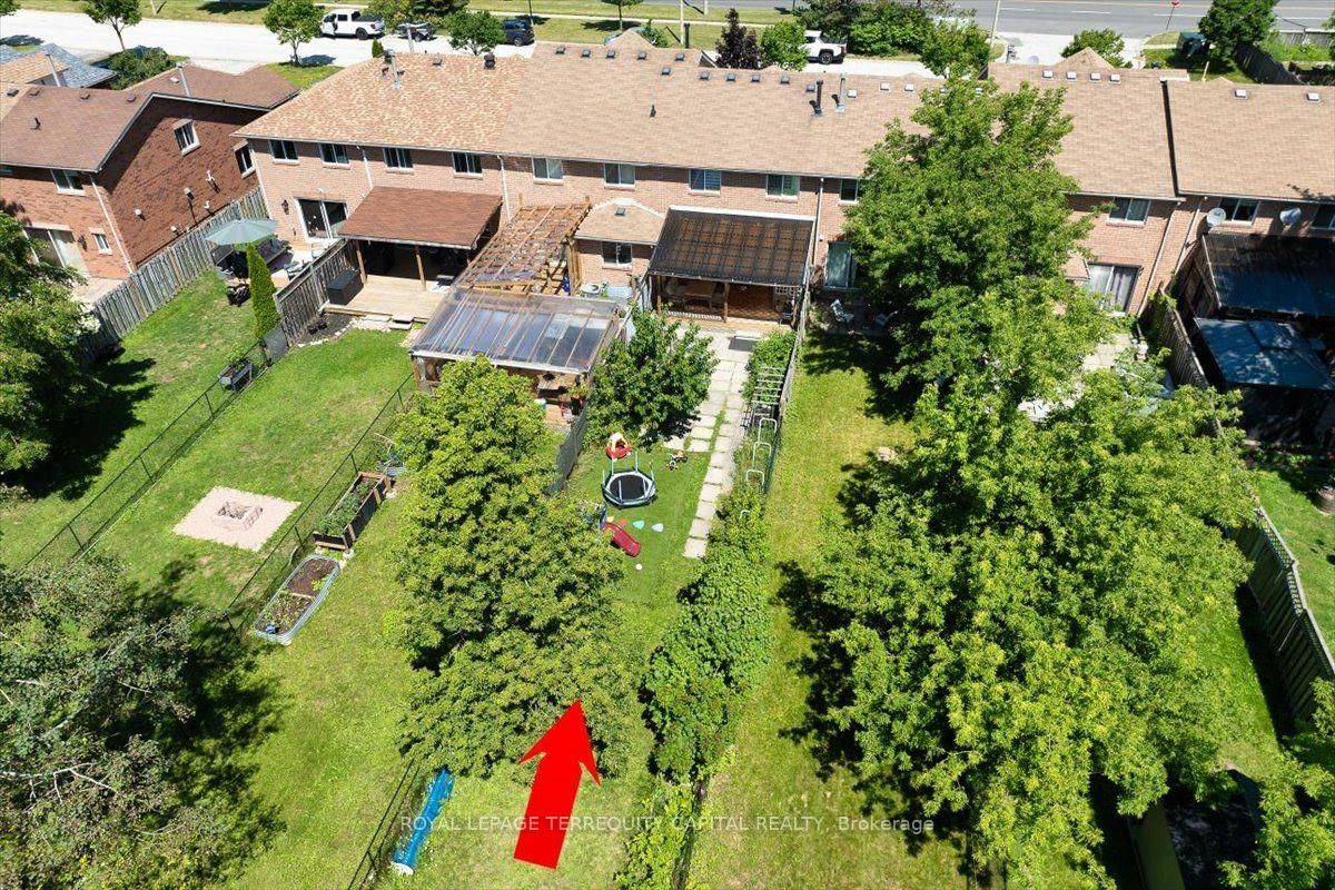 9 Seymour Crescent • Barrie, ON photo 5