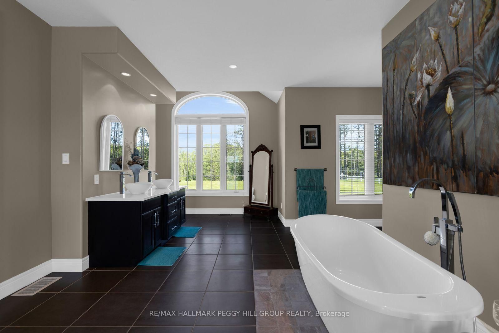 1372 Division Road E • Severn, ON photo 12