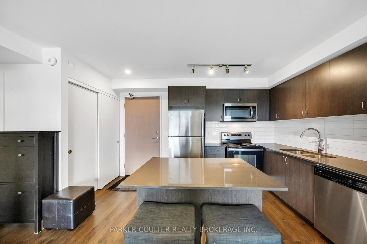 58 Lakeside Terrace • #909 • Barrie, ON photo 14