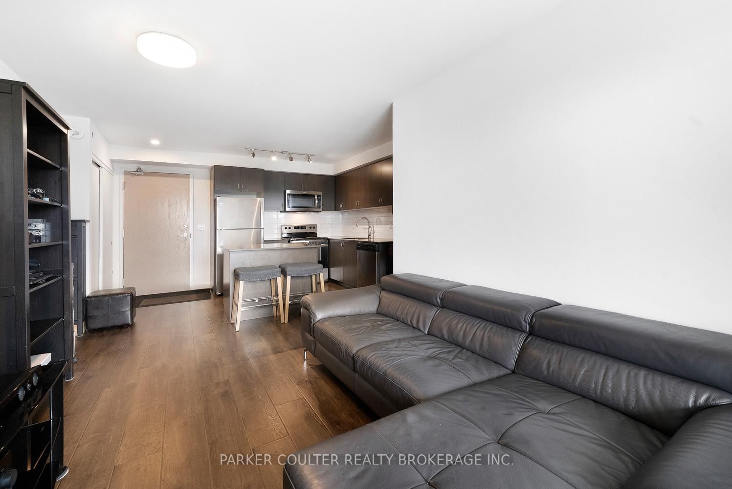 58 Lakeside Terrace • #909 • Barrie, ON photo 8