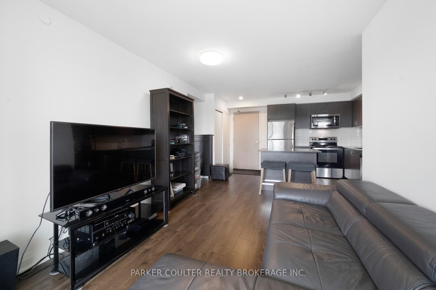 58 Lakeside Terrace • #909 • Barrie, ON photo 9