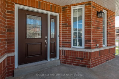 1 Griffin Gate • Barrie, ON photo 4