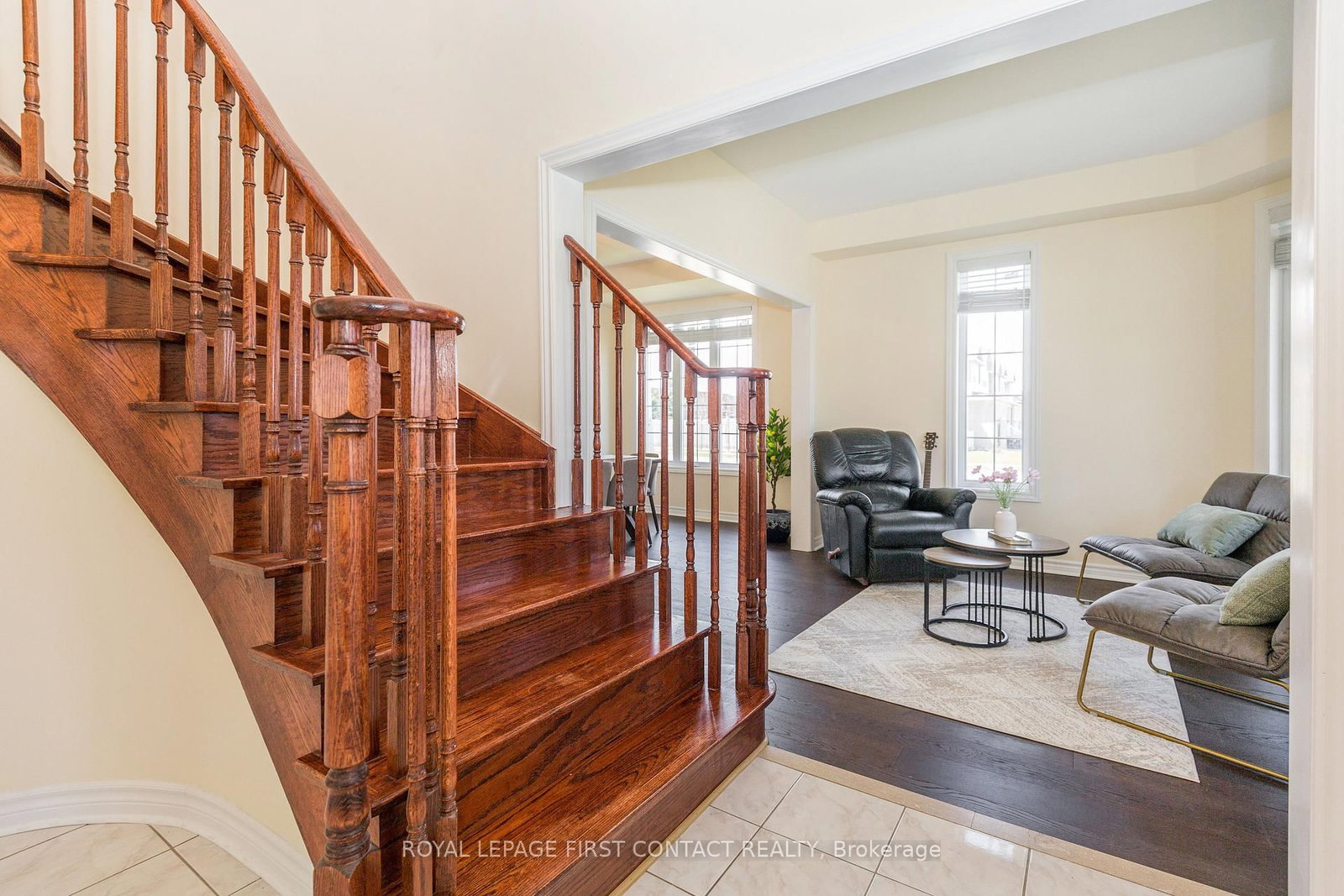 1 Griffin Gate • Barrie, ON photo 5