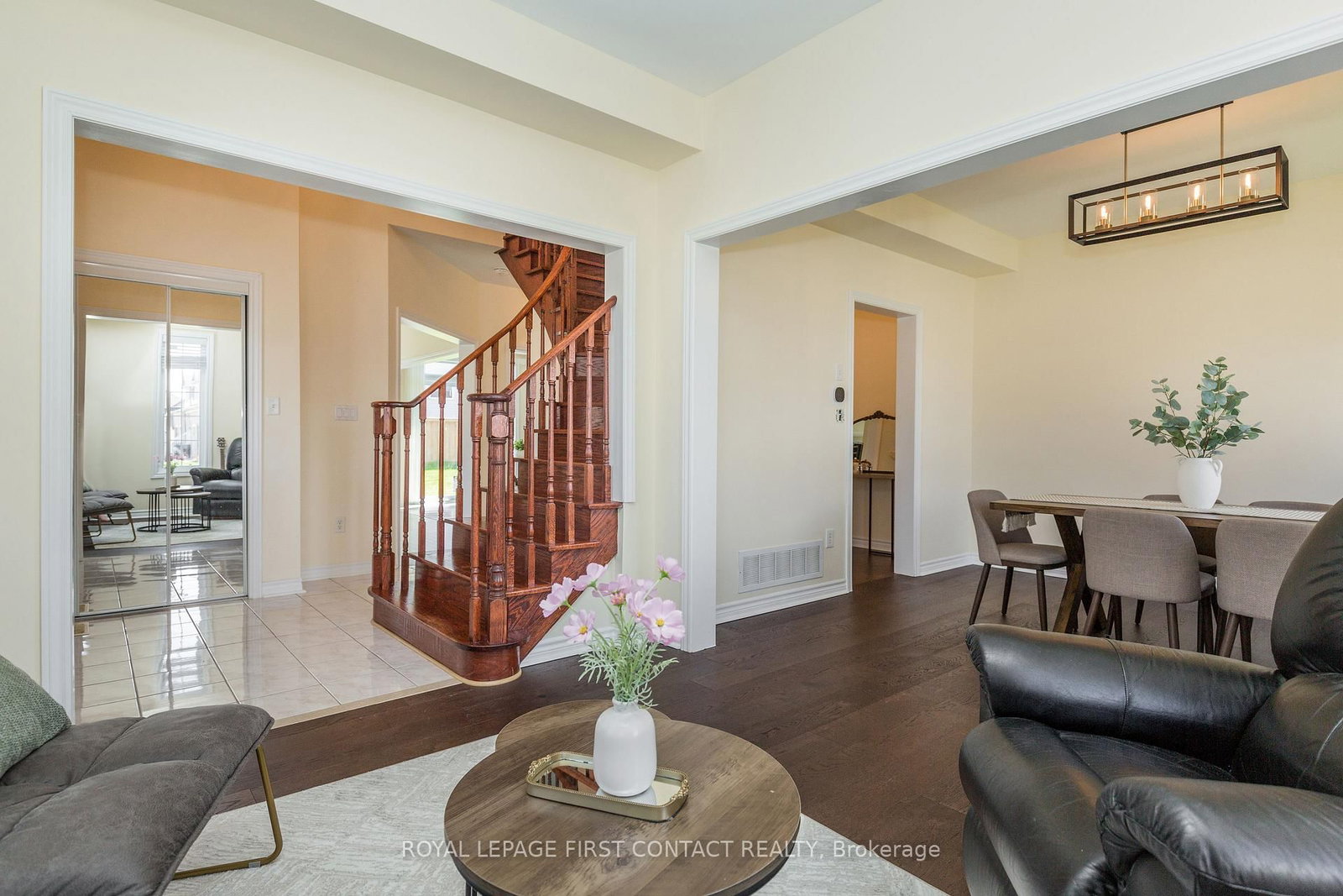 1 Griffin Gate • Barrie, ON photo 6