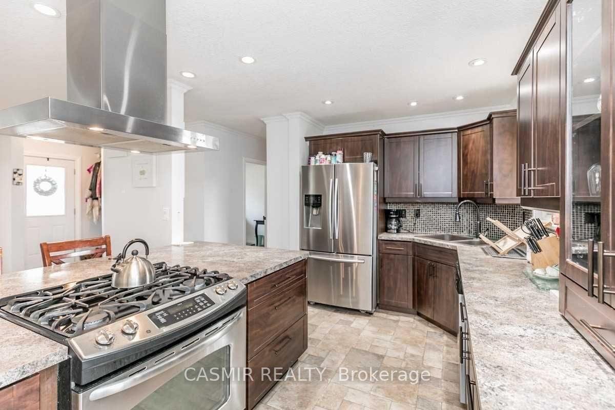 134 North Street W • Orillia, ON photo 9