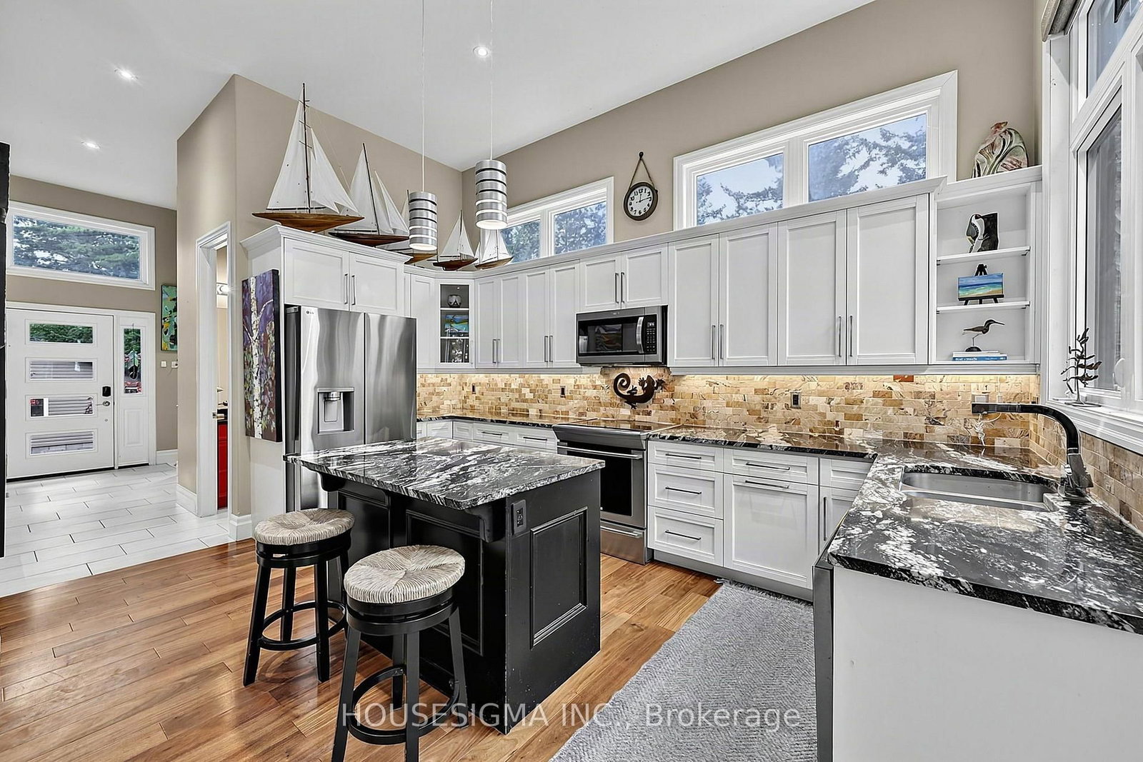 1046 River Road • Wasaga Beach, ON photo 9