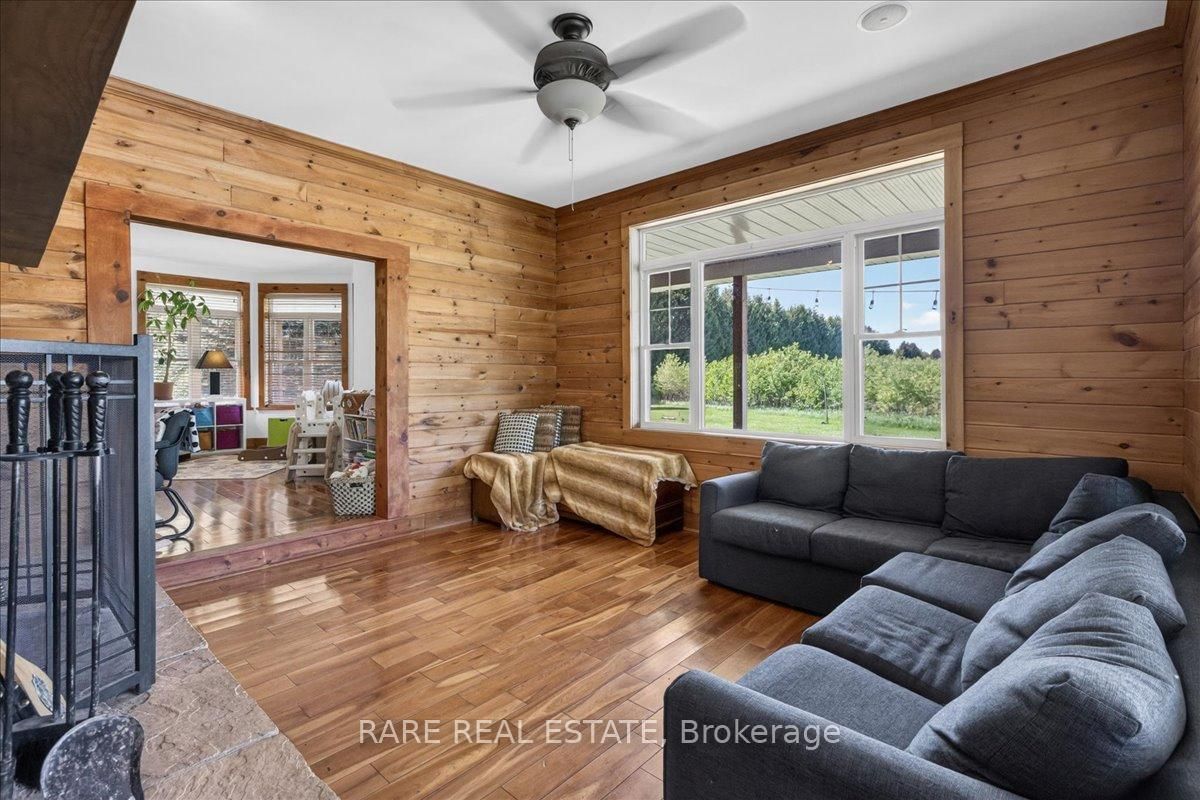 3938 Hogback Road • Clearview, ON photo 17