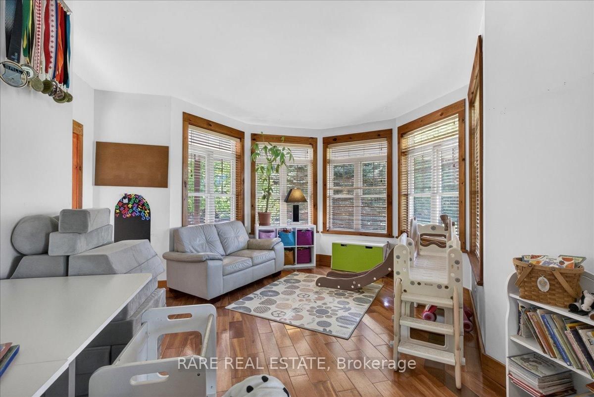 3938 Hogback Road • Clearview, ON photo 18