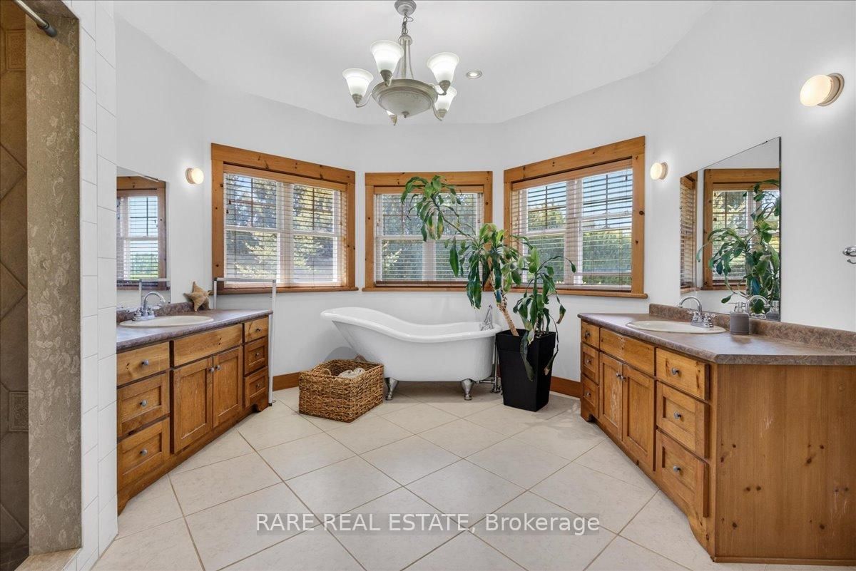 3938 Hogback Road • Clearview, ON photo 27