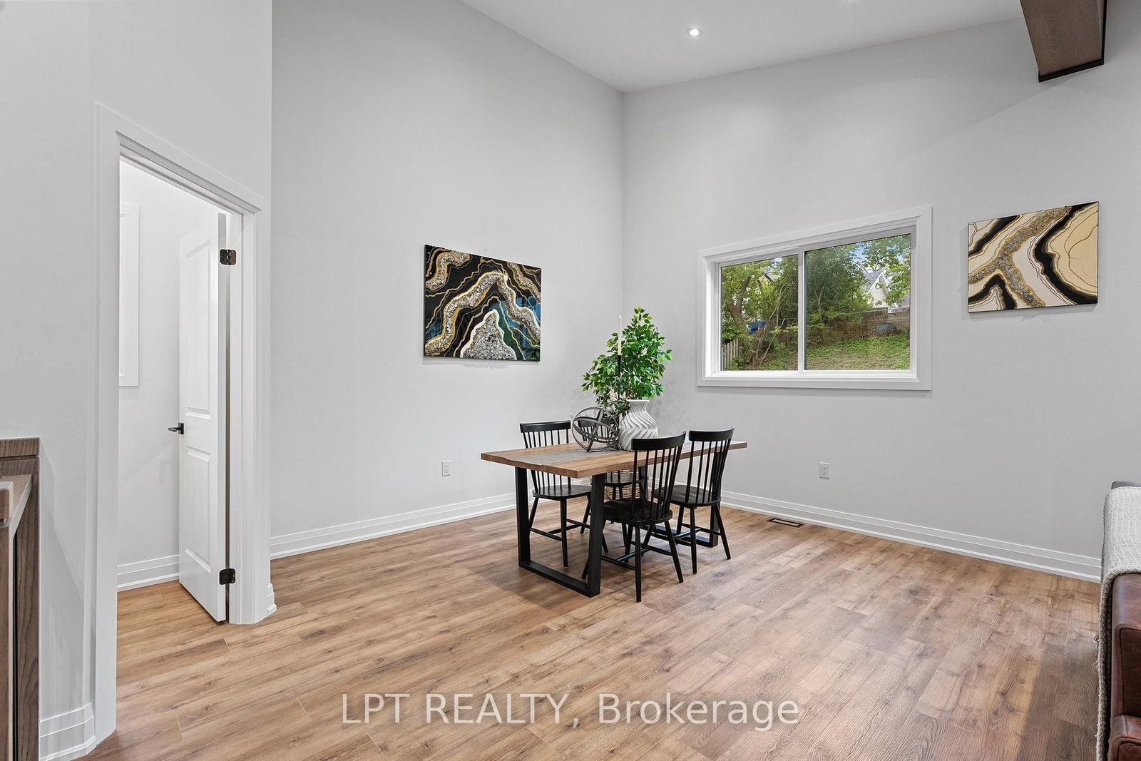 168 Berczy Street • Barrie, ON photo 13