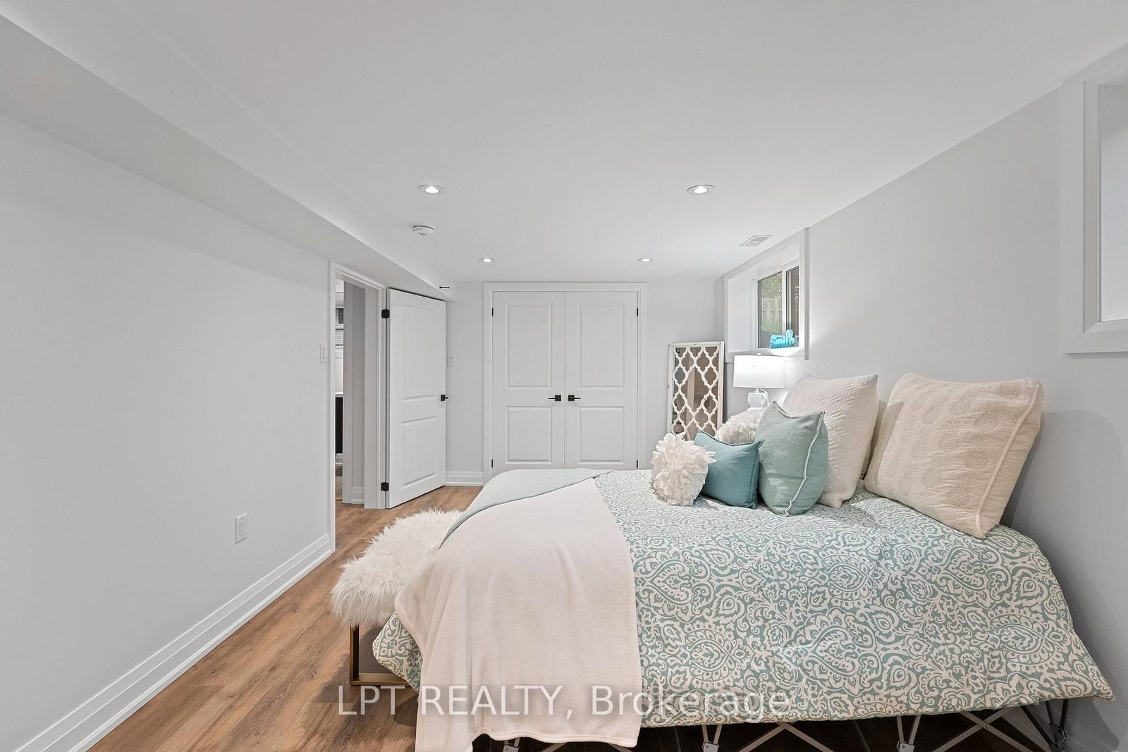 168 Berczy Street • Barrie, ON photo 27