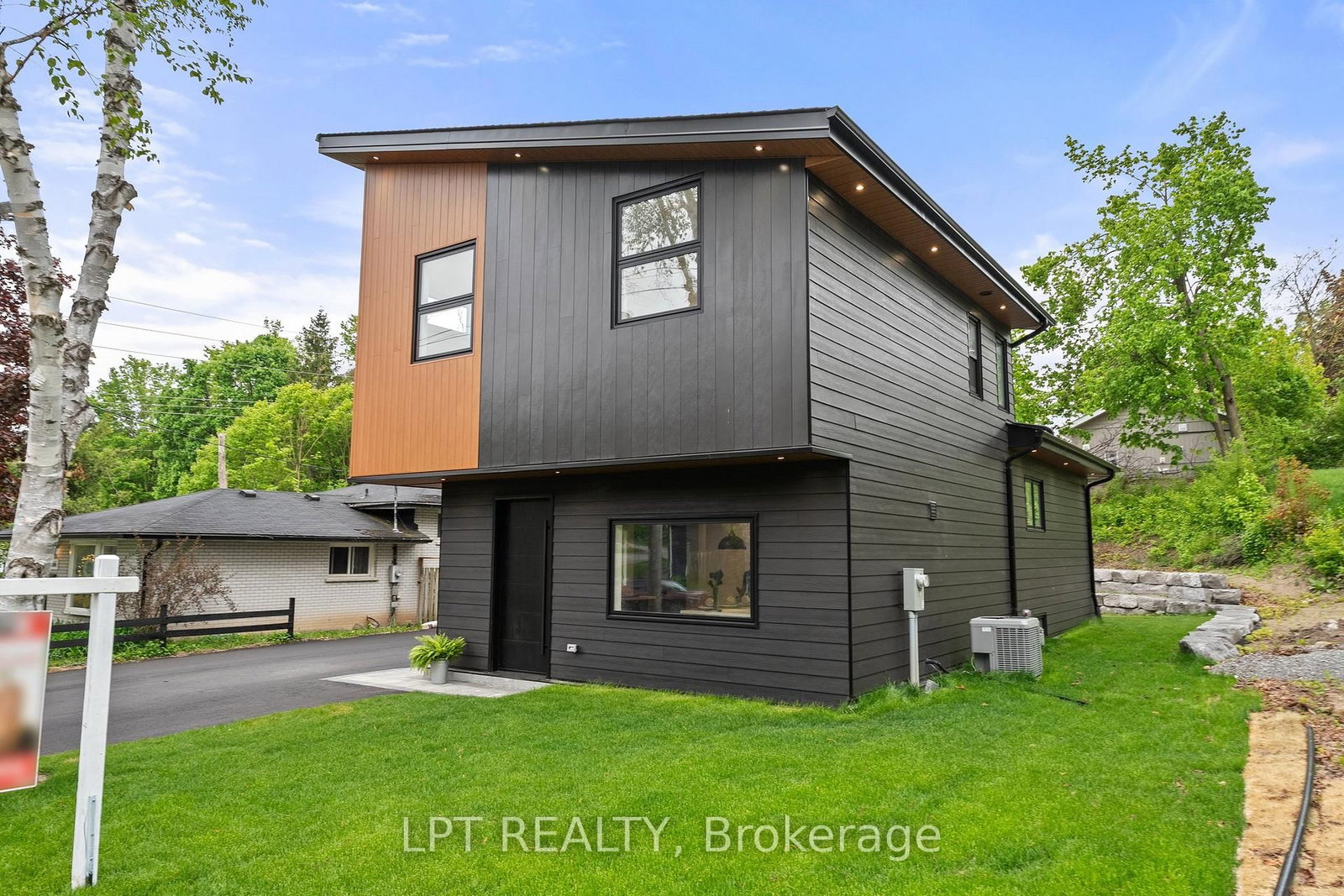 168 Berczy Street • Barrie, ON photo 31