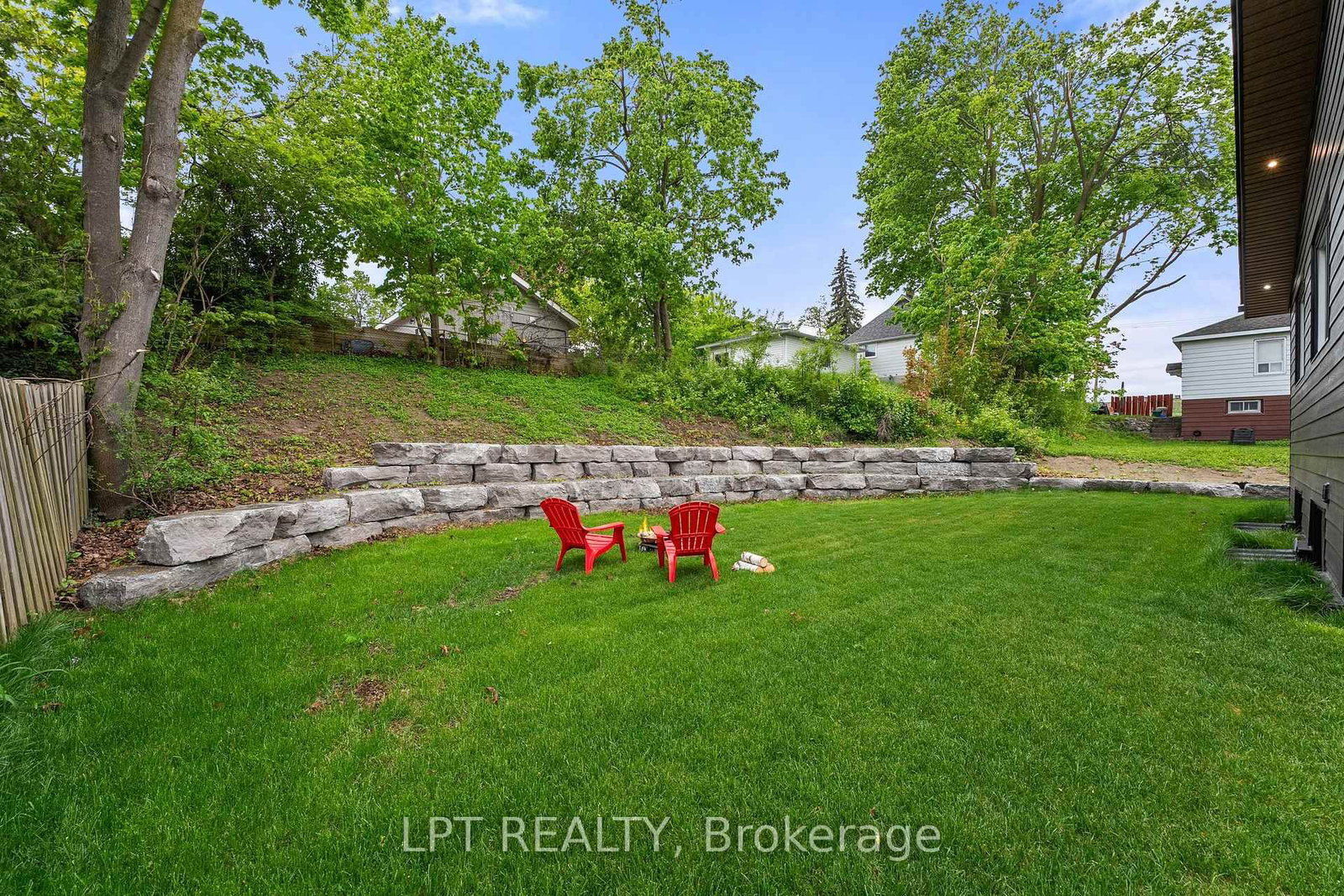 168 Berczy Street • Barrie, ON photo 34