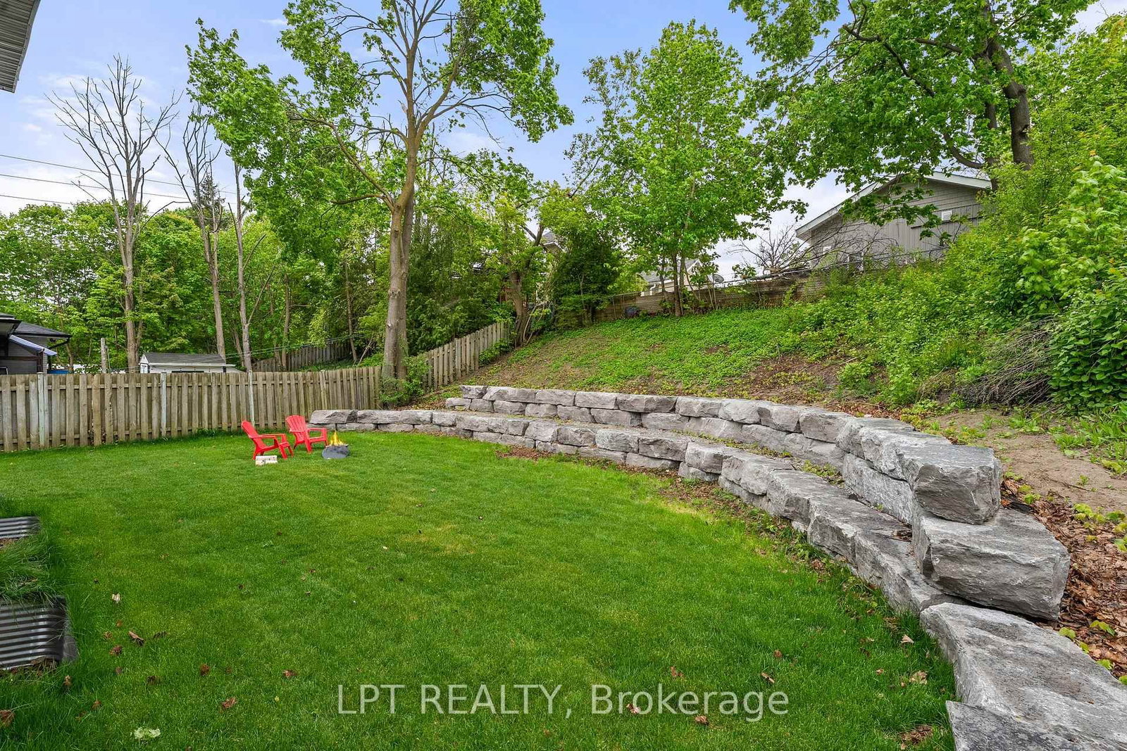 168 Berczy Street • Barrie, ON photo 35