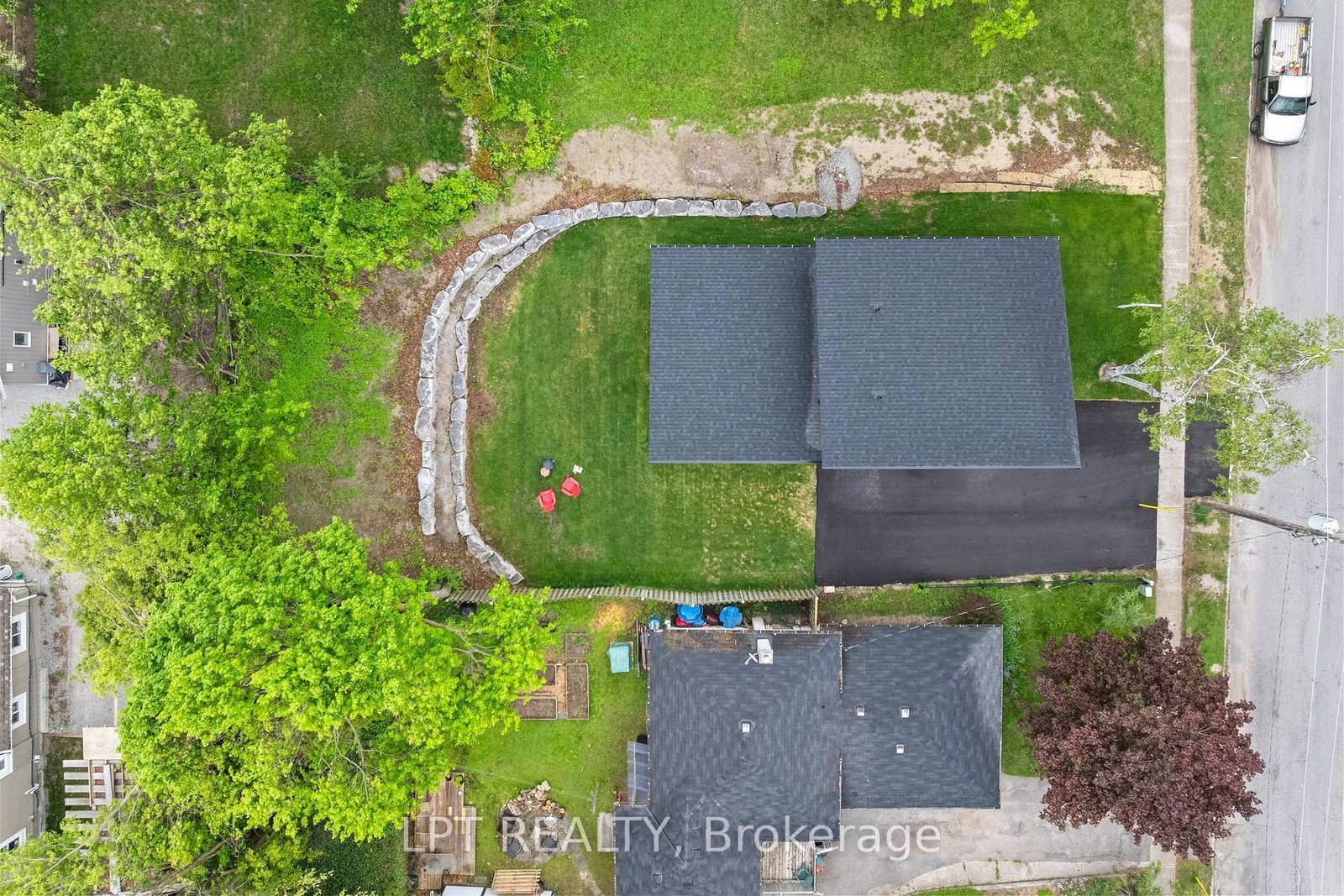 168 Berczy Street • Barrie, ON photo 36