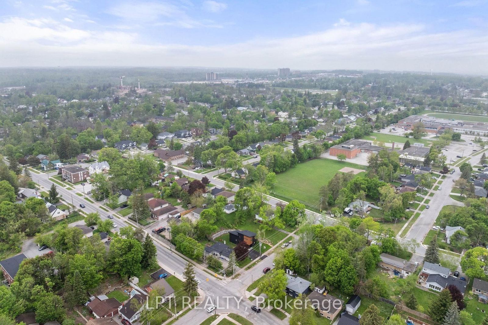 168 Berczy Street • Barrie, ON photo 37