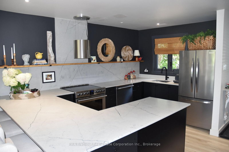 12 - 152 Escarpment Crescent