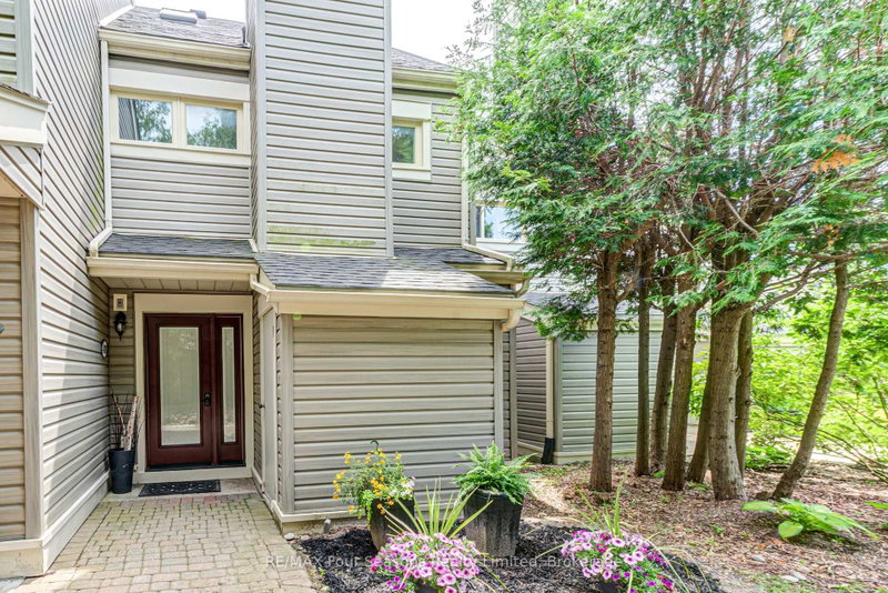 471 Oxbow Crescent