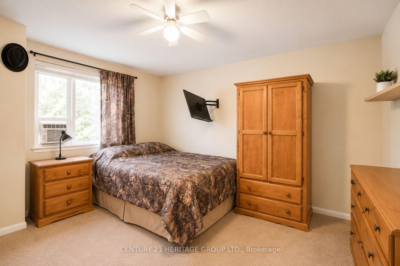 85 Chaucer Crescent • Barrie, ON photo 9