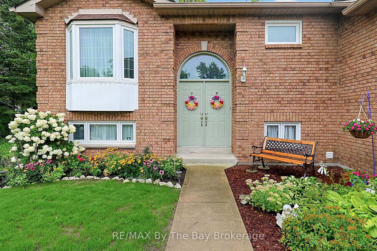 49 Royal Beech Drive • Wasaga Beach, ON photo 11