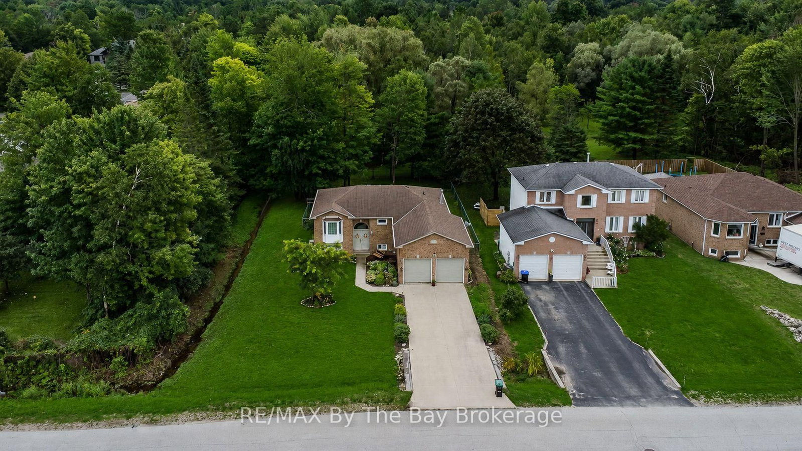 49 Royal Beech Drive • Wasaga Beach, ON photo 8