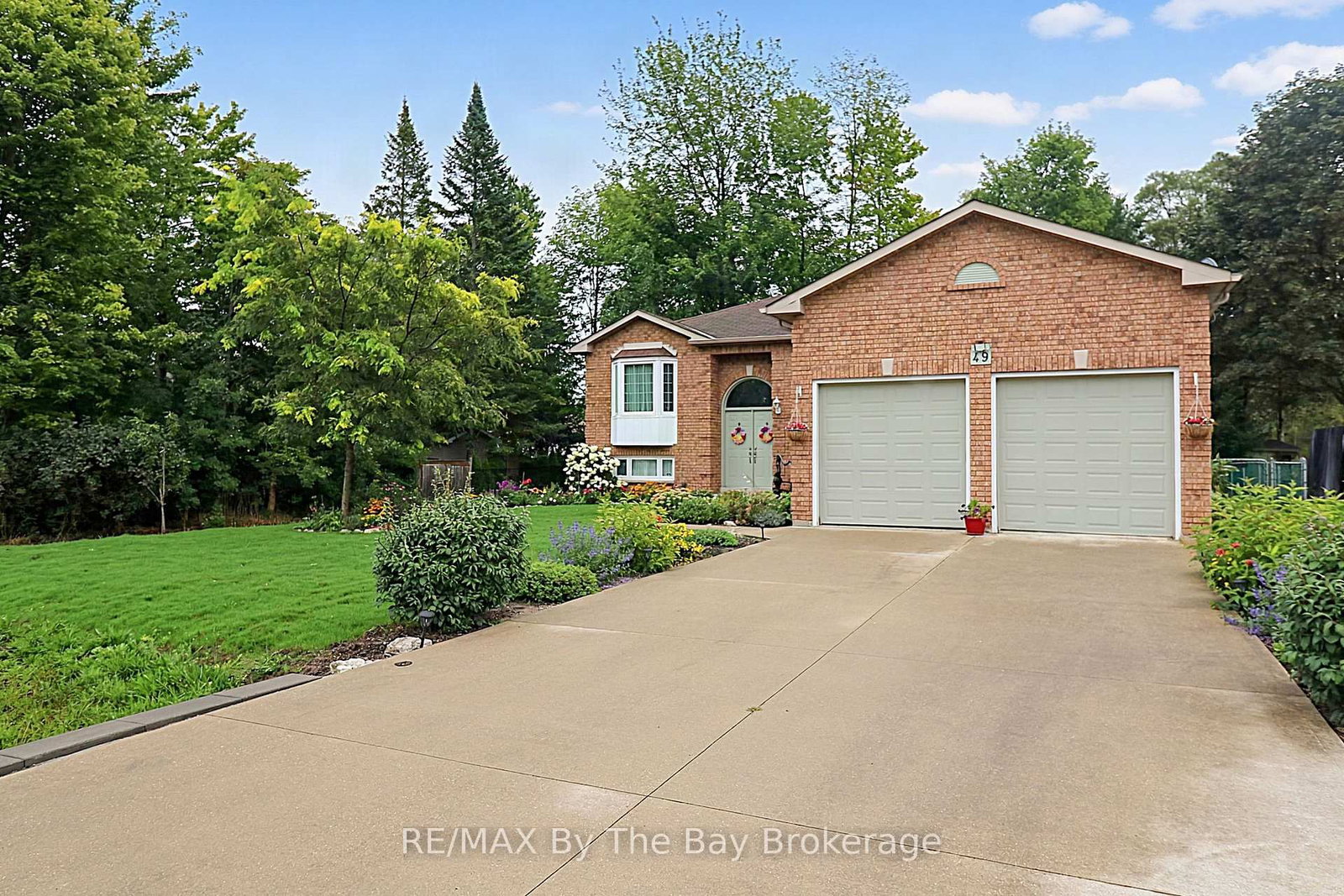 49 Royal Beech Drive • Wasaga Beach, ON photo 9