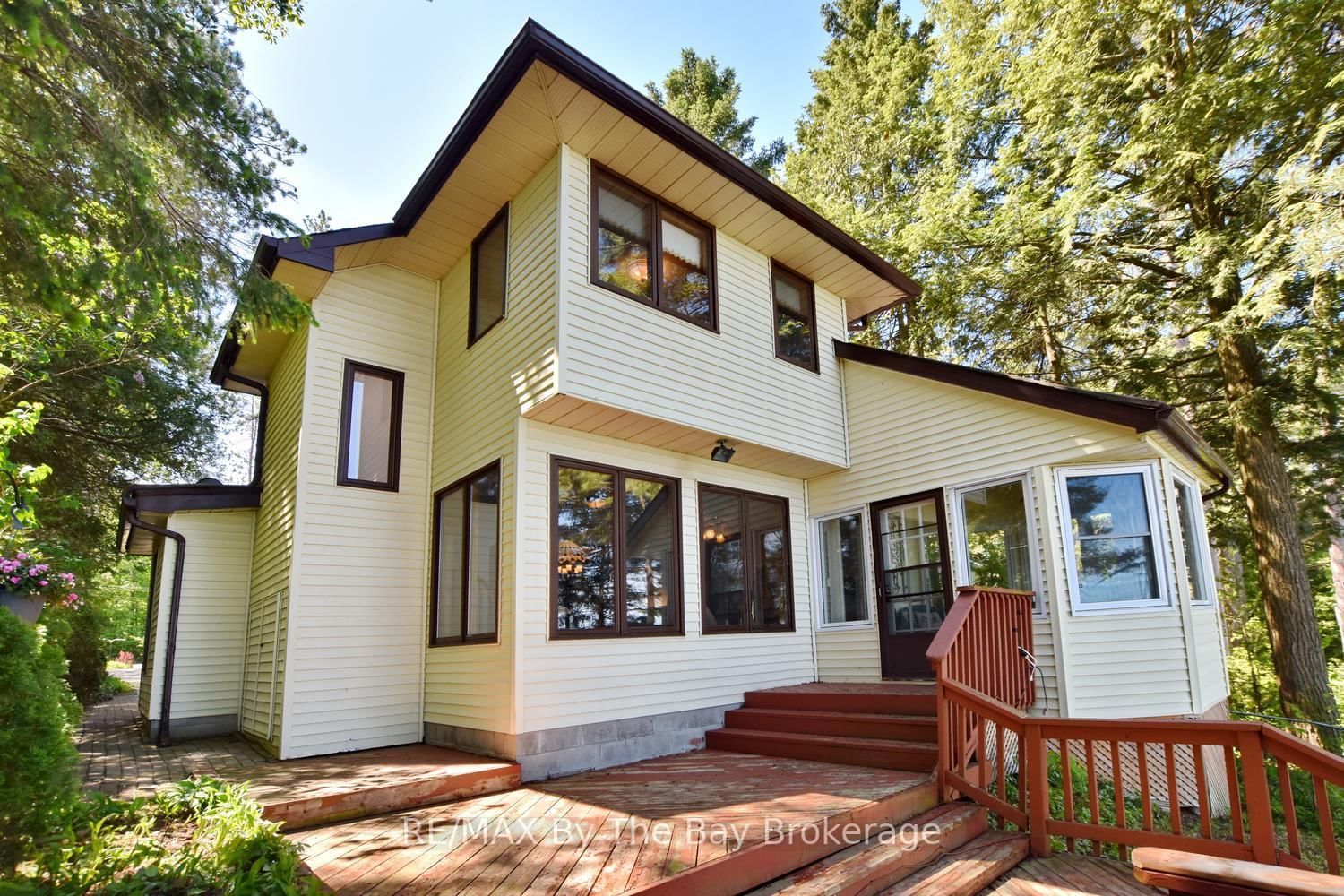 2284 South Orr Lake Road • Springwater, ON photo 1