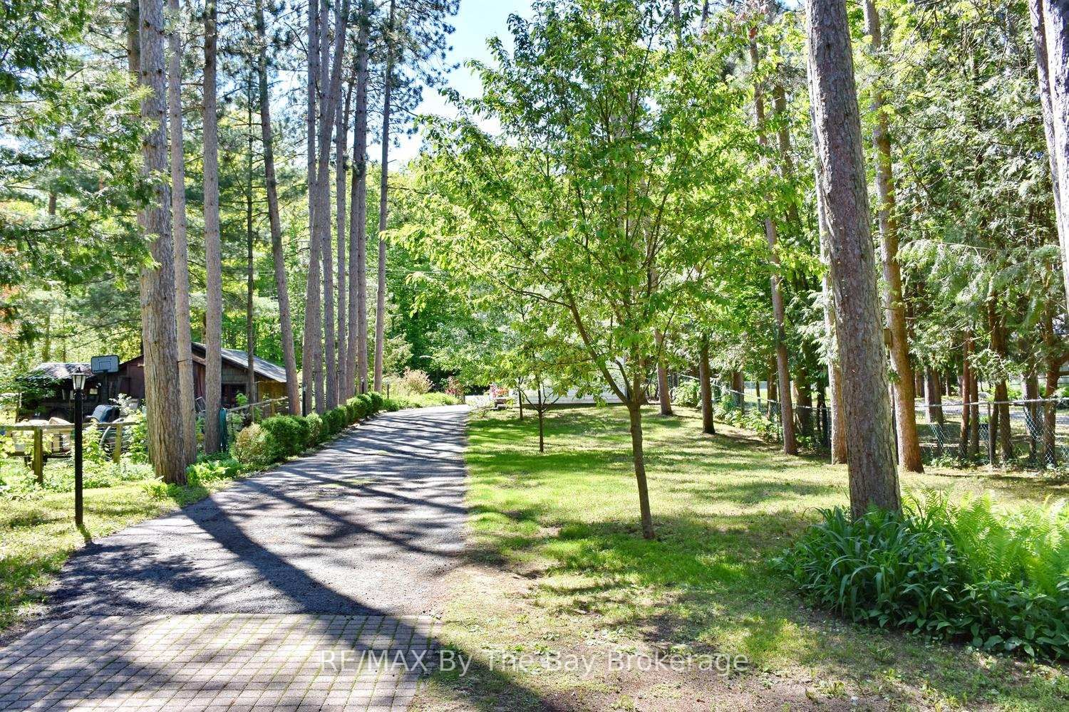 2284 South Orr Lake Road • Springwater, ON photo 11