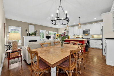 230 Napier Street • Collingwood, ON photo 4