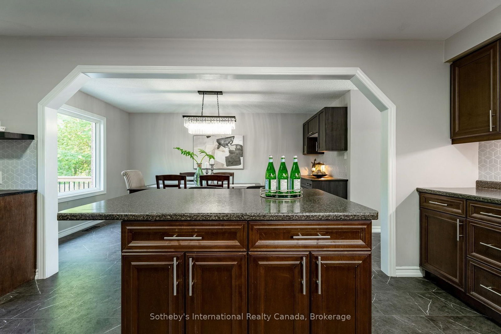 53 Royal Beech Drive • Wasaga Beach, ON photo 13