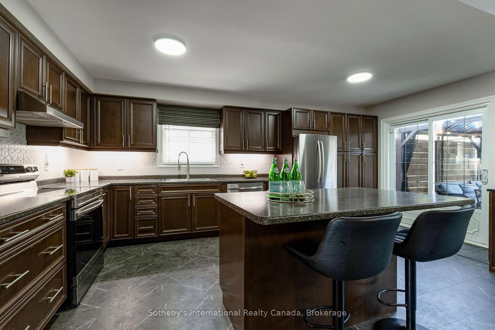 53 Royal Beech Drive • Wasaga Beach, ON photo 9