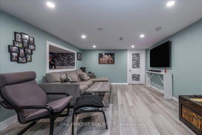 224 Foster Drive • Barrie, ON photo 3