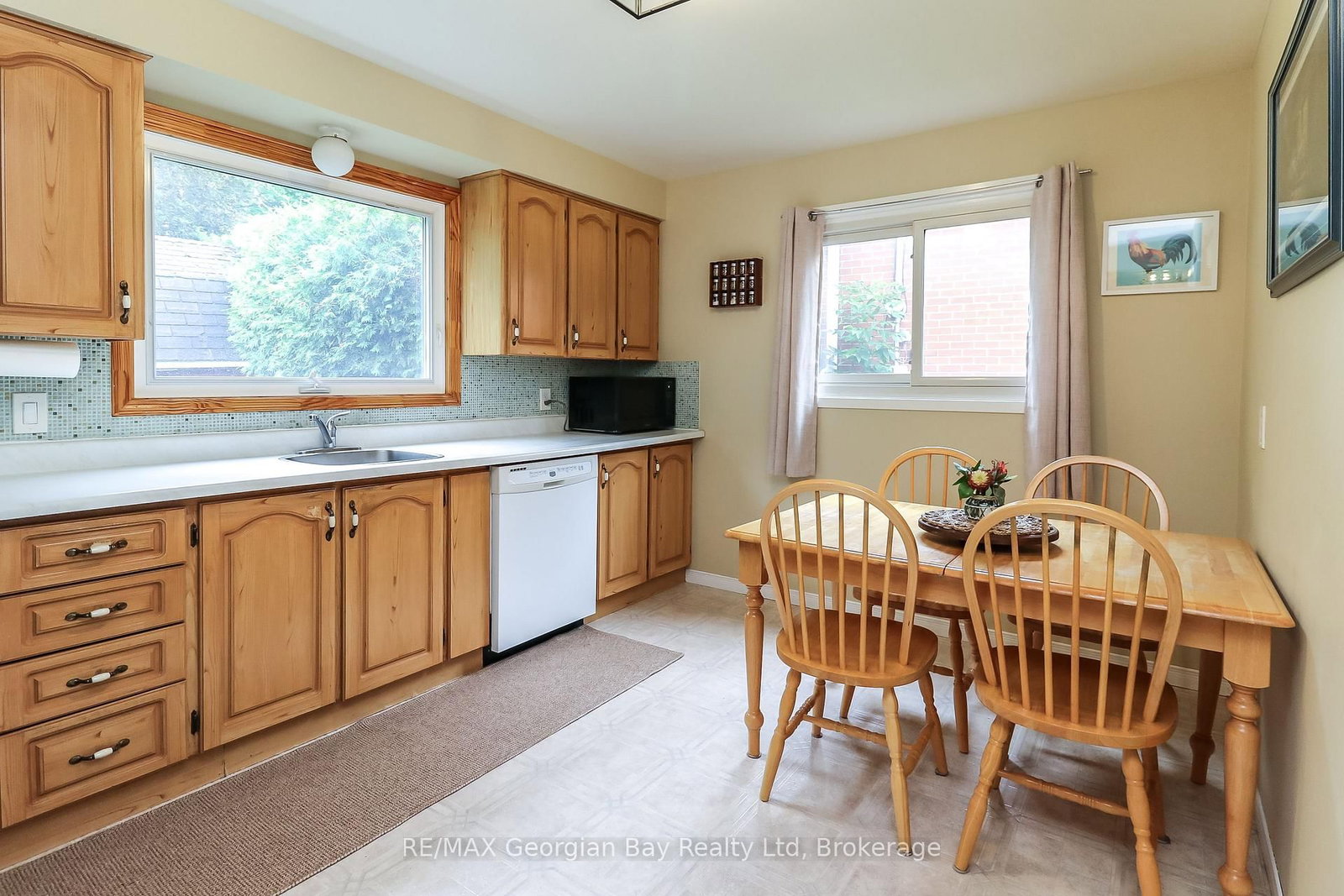 718 Birchwood Drive • Midland, ON photo 13