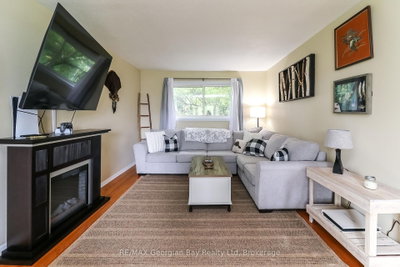 718 Birchwood Drive • Midland, ON photo 8