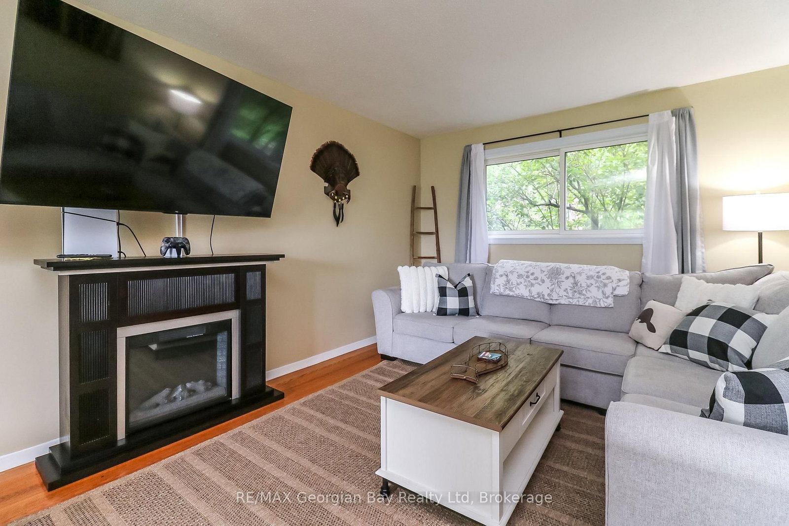 718 Birchwood Drive • Midland, ON photo 9