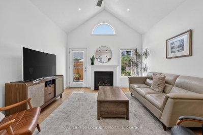 73 Kari Crescent • Collingwood, ON photo 8