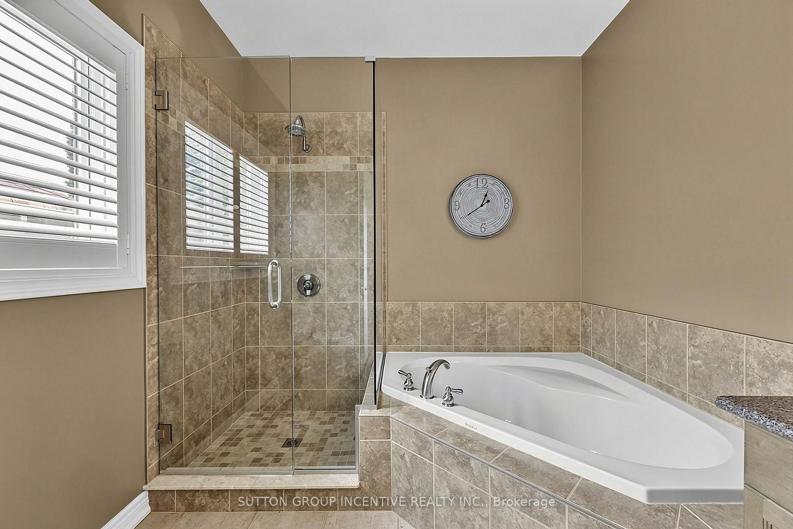 102 CUMMING Drive • Barrie, ON photo 32