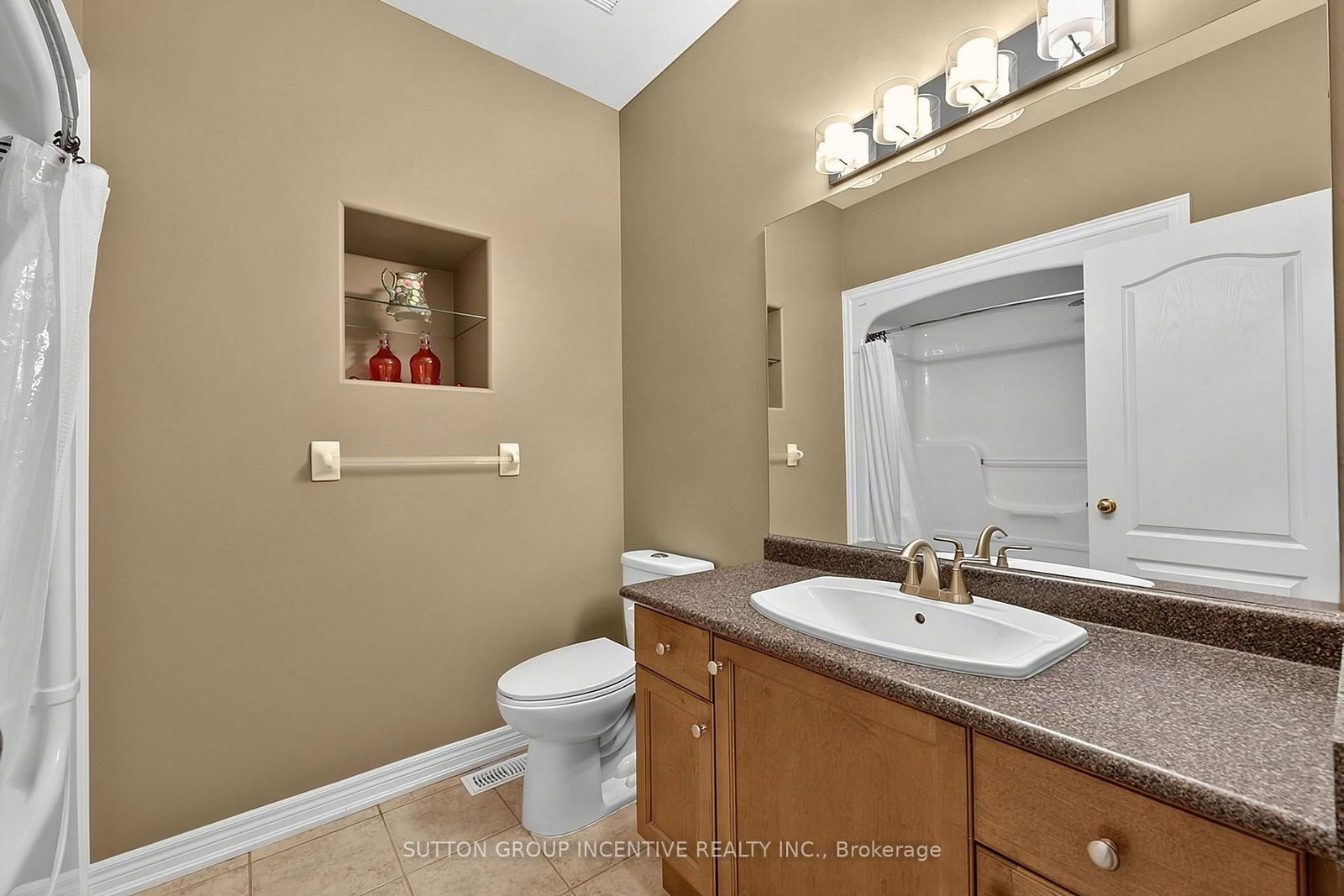 102 CUMMING Drive • Barrie, ON photo 34