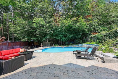 102 CUMMING Drive • Barrie, ON photo 4