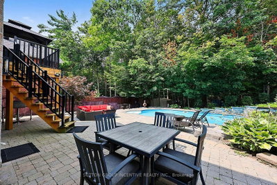 102 CUMMING Drive • Barrie, ON photo 5